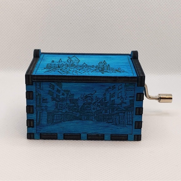 Harry Potter Wooden Crank Laser Engraved Musical Box - Picture 4 of 7